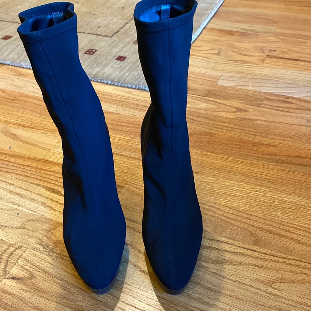 Stuart Weitzman  black bootie .